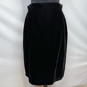 Kips Bay Black Velvet Pencil Skirt Size 11/12 Vintage Made in USA